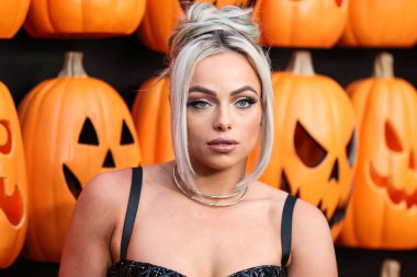 Amerikalı profesyonel güreşçi Liv Morgan, 11 Ekim 2022 'de Hollywood, Los Angeles, Kaliforniya, ABD' de düzenlenen TCL Çin Tiyatrosu IMAX 'te düzenlenen Evrensel Resimler ve Blumhouse Prodüksiyon' Halloween Ends 'in dünya prömiyerine geldi..