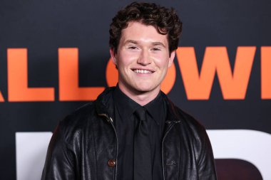 Kanadalı aktör Rohan Campbell, 11 Ekim 2022 'de Hollywood, Los Angeles, Kaliforniya, ABD' deki TCL Çin Tiyatrosu IMAX 'te düzenlenen Universal Pictures and Blumhouse Productions' Halloween Ends 'in dünya prömiyerine geldi..