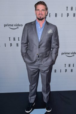 Televizyon yazarı Greg Plageman, 11 Ekim 2022 'de Ace Hotel' deki The Theatre at Ace Hotel 'de düzenlenen Amazon Prime Video' nun Los Angeles prömiyerine geldi.. 
