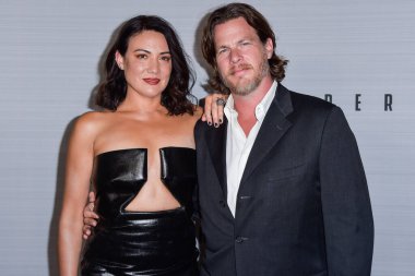 Amerikalı senarist ve avukat Lisa Joy ve koca senarist ve yazar Jonathan Nolan, 11 Ekim 2022 'de Los Angeles, Los Angeles' ta Ace Hotel 'deki The Theatre' da düzenlenen Amazon Prime Video 'nun' The Peripheral 'adlı galasına geldiler..