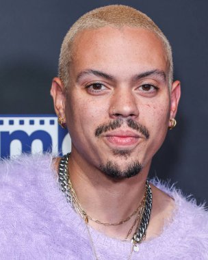 Amerikalı aktör ve müzisyen Evan Ross, 12 Ekim 2022 'de Hollywood, Los Angeles' ta düzenlenen 22. Yıllık Çığlık Festivali - WellGo USA 'nın 
