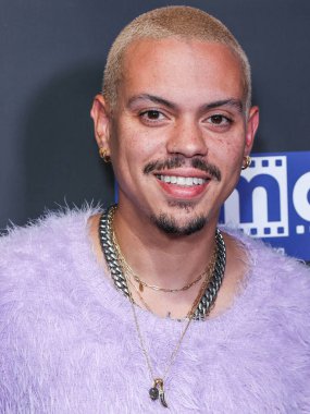 Amerikalı aktör ve müzisyen Evan Ross, 12 Ekim 2022 'de Hollywood, Los Angeles' ta düzenlenen 22. Yıllık Çığlık Festivali - WellGo USA 'nın 