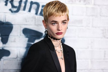 İngiliz aktris Esther Rose McGregor (Esther-Rose McGregor), 13 Ekim 2022 'de Hollywood, Los Angeles, Kaliforniya' da Retan Hotel 'deki No Vacancy' de düzenlenen Amazon Freevee 'nin' High School 'House Party' sine geldi..