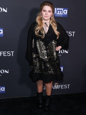 Amerikalı aktris ve şarkıcı Abigail Breslin, 14 Ekim 2022 'de Hollywood, Los Angeles, Kaliforniya' da düzenlenen 22. Yıllık Korku Festivali - The Avenue Entertainment 'in' Slayer 'filminin dünya prömiyeri, 