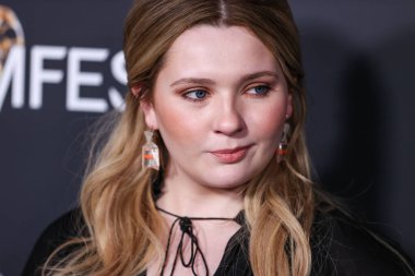 Amerikalı aktris ve şarkıcı Abigail Breslin, 14 Ekim 2022 'de Hollywood, Los Angeles, Kaliforniya' da düzenlenen 22. Yıllık Korku Festivali - The Avenue Entertainment 'in' Slayer 'filminin dünya prömiyeri, 