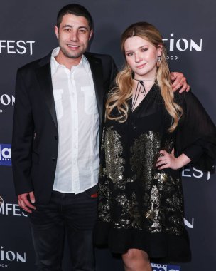 Ira Kunyansky ve kız arkadaşı / Amerikalı aktris ve şarkıcı Abigail Breslin, 14 Ekim 2022 'de ABD' deki TCL Çin 6 Tiyatrosu 'nda düzenlenen 22. Yıllık Korku Festivali - Avenue Entertainment' in 'Slayer' filminin dünya prömiyeri