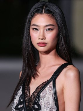 Hoyeon Jung, 15 Ekim 2022 'de ABD' nin Kaliforniya eyaletinin Los Angeles kentinde bulunan Akademi Sinema Filmleri Müzesi 'nde Rolex tarafından sunulan 2..