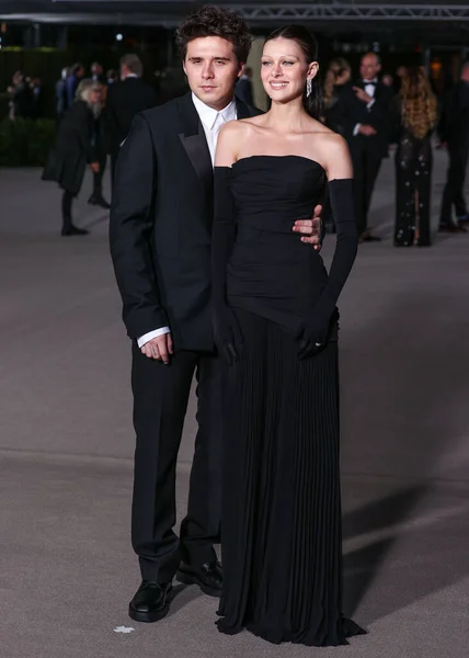 Brooklyn Peltz Beckham Und Seine Frau Nicola Peltz Beckham Kommen — Stockfoto