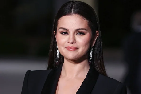 Selena Gomez Přijíždí Ročník Akademie Muzeum Pohybových Obrázků Gala Představil — Stock fotografie