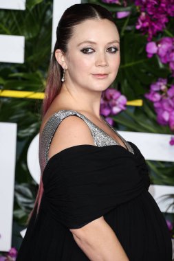 Louis Vuitton giyimli Amerikalı aktris Billie Lourd, 17 Ekim 2022 'de Westwood, Los Angeles, Kaliforniya, ABD' deki Regency Village Theatre 'da düzenlenen Universal Pictures' Ticket To Paradise 'ın Los Angeles galasına geldi..