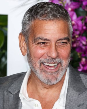 Amerikalı aktör George Clooney, 17 Ekim 2022 'de Westwood, Los Angeles, Kaliforniya, ABD' deki Regency Village Theatre 'da düzenlenen Universal Pictures' Ticket to Paradise 'ın Los Angeles prömiyerine geldi..