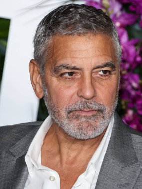 Amerikalı aktör George Clooney, 17 Ekim 2022 'de Westwood, Los Angeles, Kaliforniya, ABD' deki Regency Village Theatre 'da düzenlenen Universal Pictures' Ticket to Paradise 'ın Los Angeles prömiyerine geldi..