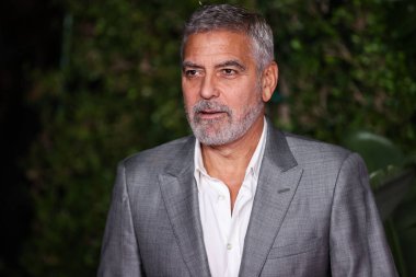Amerikalı aktör George Clooney, 17 Ekim 2022 'de Westwood, Los Angeles, Kaliforniya, ABD' deki Regency Village Theatre 'da düzenlenen Universal Pictures' Ticket to Paradise 'ın Los Angeles prömiyerine geldi..