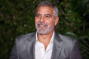 Amerikalı aktör George Clooney, 17 Ekim 2022 'de Westwood, Los Angeles, Kaliforniya, ABD' deki Regency Village Theatre 'da düzenlenen Universal Pictures' Ticket to Paradise 'ın Los Angeles prömiyerine geldi..