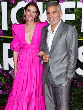 Greta Constantine elbisesi ve Chopard mücevheri giyen Amerikalı aktris Julia Roberts, 17 Ekim 2022 'de ABD' nin Los Angeles kentindeki Regency Village Theatre 'da düzenlenen Universal Pictures' ın 'Ticket to Paradise' filminin galasına geldi..