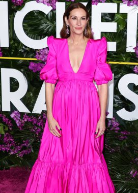 Greta Constantine elbisesi ve Chopard mücevheri giyen Amerikalı aktris Julia Roberts, 17 Ekim 2022 'de Los Angeles, Los Angeles' taki Regency Village Theatre 'da düzenlenen Universal Pictures' ın 'Ticket To Paradise' adlı galasına geldi..