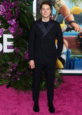 Fransız aktör ve model Lucas Bravo, 17 Ekim 2022 'de Westwood, Los Angeles, Kaliforniya, ABD' deki Regency Village Theatre 'da düzenlenen Universal Pictures' Ticket to Paradise 'ın Los Angeles prömiyerine geldi..