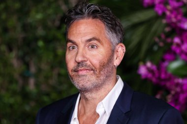 İngiliz yönetmen Ol Parker, 17 Ekim 2022 'de Westwood, Los Angeles, Kaliforniya, ABD' deki Regency Village Theatre 'da düzenlenen Universal Pictures' Ticket to Paradise 'ın Los Angeles prömiyerine geldi..