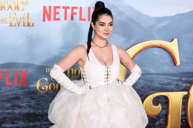 Amerikalı aktris ve şarkıcı Auli Cravalho, Netflix 'in 18 Ekim 2022' de Westwood, Los Angeles, Kaliforniya 'daki Regency Village Theatre' da düzenlenen 