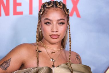 Amerikalı şarkıcı Kiana Lede, Netflix 'in 18 Ekim 2022' de Westwood, Los Angeles, Kaliforniya, ABD 'deki Regency Village Theatre' da düzenlenen 