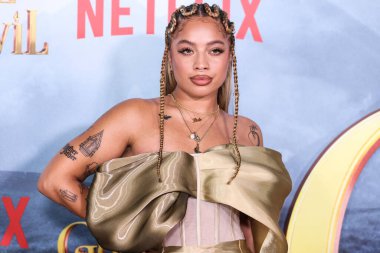 Amerikalı şarkıcı Kiana Lede, Netflix 'in 18 Ekim 2022' de Westwood, Los Angeles, Kaliforniya, ABD 'deki Regency Village Theatre' da düzenlenen 