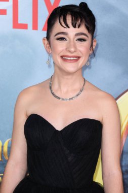 Amerikalı aktris Sophia Anne Caruso, Netflix 'in 18 Ekim 2022' de Westwood, Los Angeles, Kaliforniya 'daki Regency Village Theatre' da düzenlenen 