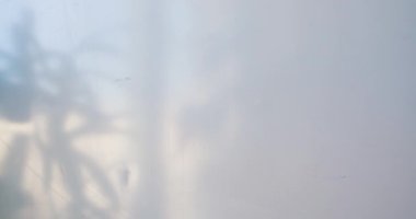 Dont forget you are the best - a mans hand is pasting a reminder sticker.