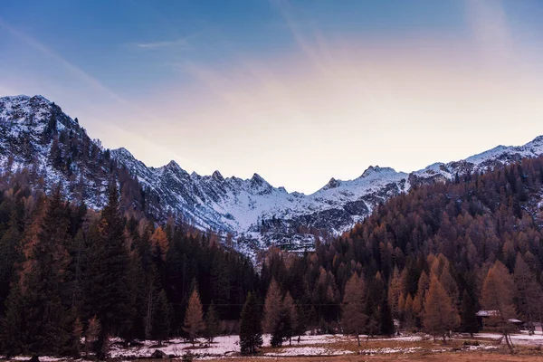 Vista Panorâmica Pôr Sol Sobre Picos Nevados Dos Alpes Italianos — Fotografia de Stock