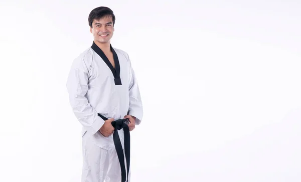 Důvěra Atlet Silný Mladý Muž Nosit Uniformu Taekwondo Držet Černý — Stock fotografie