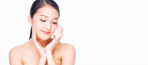 Asiatica Giovane Donna Toccando Proprio Viso Con Pelle Fresca Chiara — Foto Stock