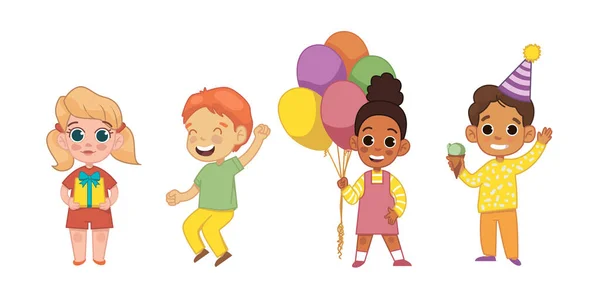 Çocuklar doğum günü partisini kutluyor. Çocuklar eğlenin..