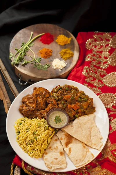 Mutton Masala Garlic Naan Mutter Pilao Indian Food Bowls Plates — Stock Photo, Image