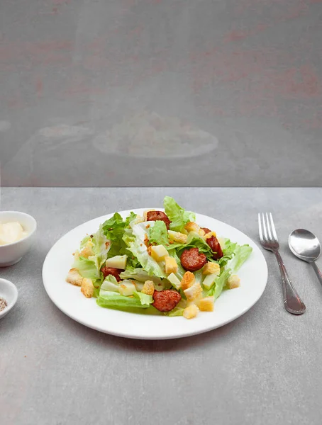Sausage Salad Fried Bread Bowls Plates Food Top View — Stockfoto