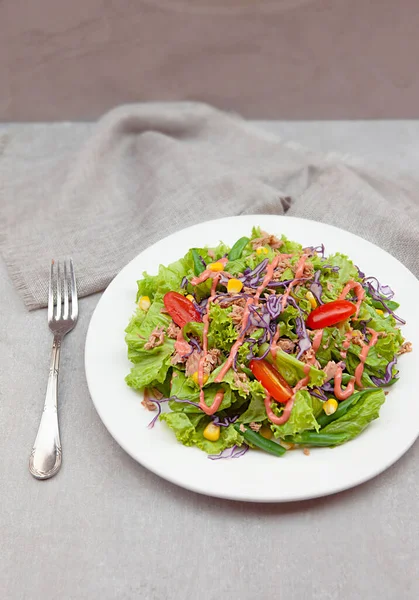 Tuna Salad Bowls Plates Food Top View — Stockfoto