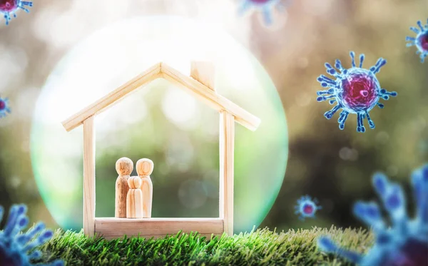 Wooden Home Happy Family Wooden Doll Placed Nature Bokeh Stay — Fotografia de Stock