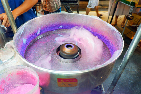 Sweet candy machine named Saimai, various colors that children like to eat.