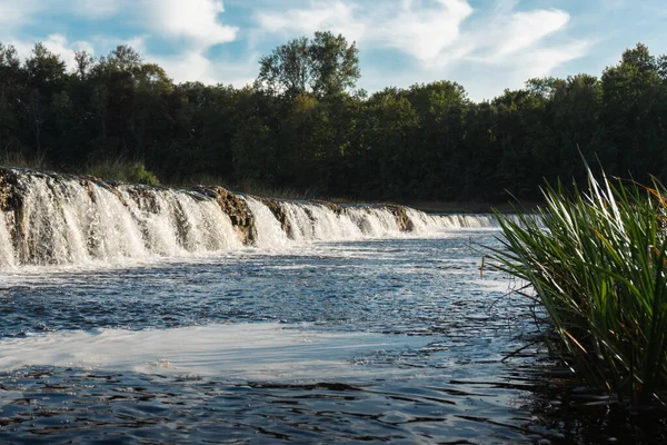Ventas rumba - Venta Rapid Şelalesi Kuldiga, Letonya. Avrupa 'nın en geniş şelalesi.