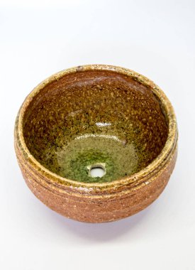 Seramik kap küçük saksı bitkileri ekmeye uyarlandı.