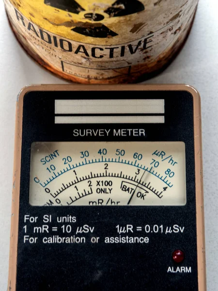 milliRoentgen per hour (mR/hr) and microRoentgen per hour (uR/hr)scale for radiation dose rate on Dial display of Radiation survey meter