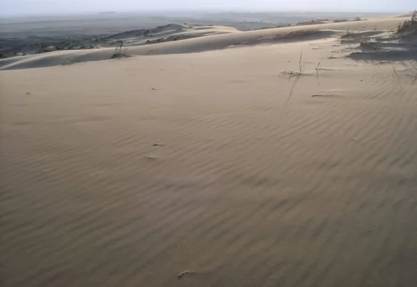 Vlnky Písku Větru Písečné Duně Duně Sarykum Vytvořit Krásný Vzor — Stock fotografie