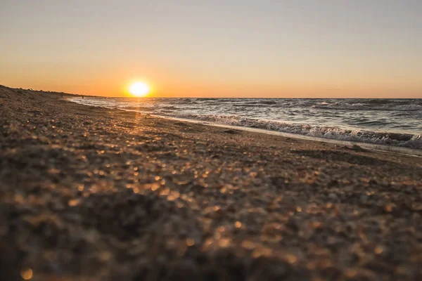 Luminoso Tramonto Arancio Caldo Sulla Costa Del Mar Nero Con — Foto Stock
