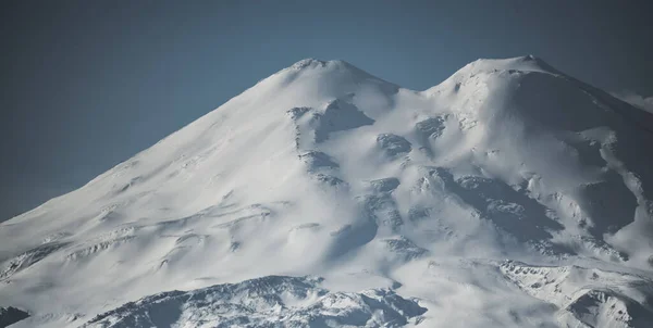 Twee Toppen Van Berg Elbrus Met Sneeuwbedekking Gletsjers Sluiten Ochtend — Stockfoto