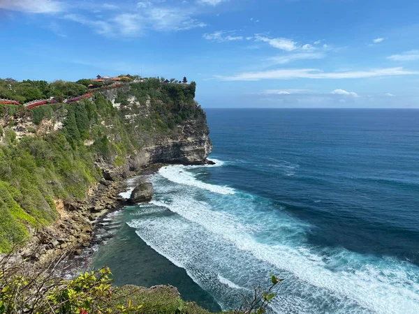 Kaya ve okyanus manzarası 