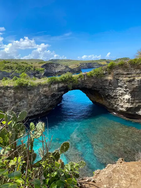Nusa Penida, Endonezya: Kırık Plaj Manzarası