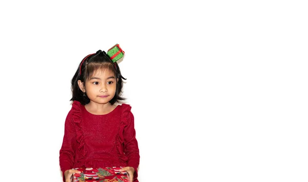 Frohes Fröhliches Kleines Mädchen Mit Geschenkbox Einem Banner Schenken Und lizenzfreie Stockbilder