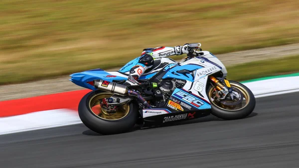 Oschersleben, Almanya, 09 Haziran 2019: ERC-BMW Motorrad Dayanıklılık Takımı tarafından BMW S1000RR FIM Dünya Dayanıklılık Şampiyonası