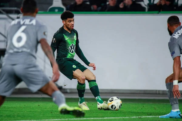 Wolfsburg, Almanya, 12 Aralık 2019: VfL Wolfsburg, Almanya 'daki Volkswagen Arena' da VfL Wolfsburg ile AS Saint-Etienne arasında oynanan UEFA Avrupa Ligi karşılaşması sırasında VfL Wolfsburg 'den Paulo Otavio Rosa Silva.