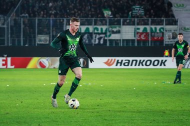 Wolfsburg, Almanya, 12 Aralık 2019: VfL Wolfsburg 'dan Yannick Gerhardt, VfL Wolfsburg ve AS Saint-Etienne arasındaki UEFA Avrupa Ligi maçı sırasında görev başında