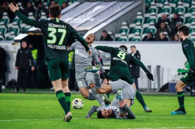 Wolfsburg, Almanya, 12 Aralık 2019: VfL Wolfsburg ile AS Saint-Etienne arasındaki UEFA Avrupa Ligi maçı sırasında futbol oyuncuları