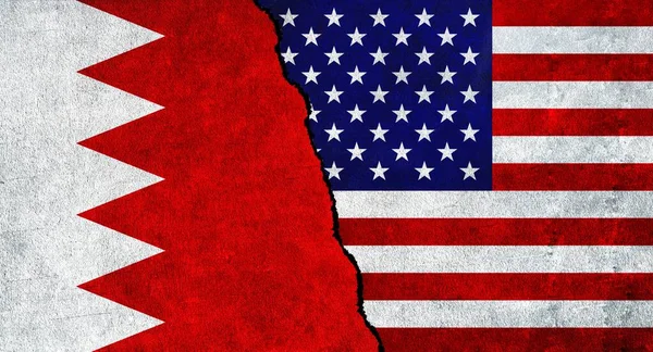 Bandera Estados Unidos Bahréin Juntos Una Pared Texturizada Relaciones Entre — Foto de Stock